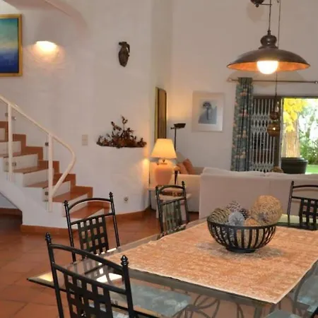 Pinhal- Beautiful Located In Quiet Area Quarteira
