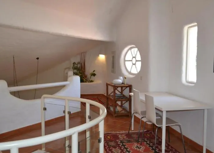 Pinhal- Beautiful Located In Quiet Area Quarteira