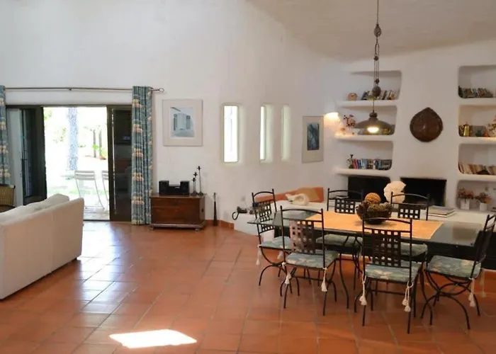 Pinhal- Beautiful Located In Quiet Area * Quarteira