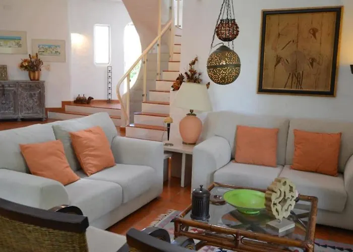 Pinhal- Beautiful Located In Quiet Area Quarteira